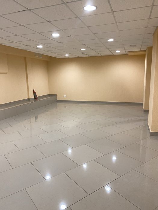 Магазин  360 кв.м Центр міста