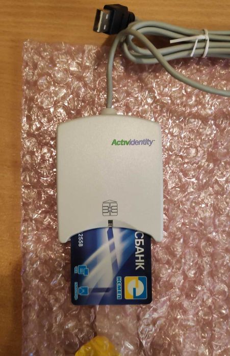 ACTIVIDENTITY USB V2 Smart card reader (SCM SCR331)