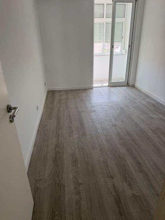 Vende se T2 com Arrecadação na Baixa da Banheira