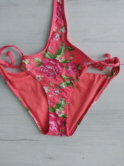 Strój kąpielowy jednoczęściowy