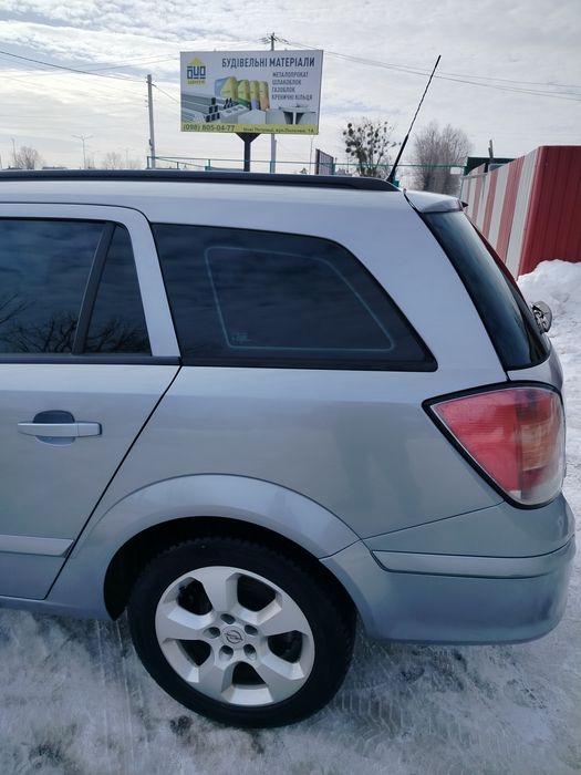 Астра H універсал 1.6.бензин