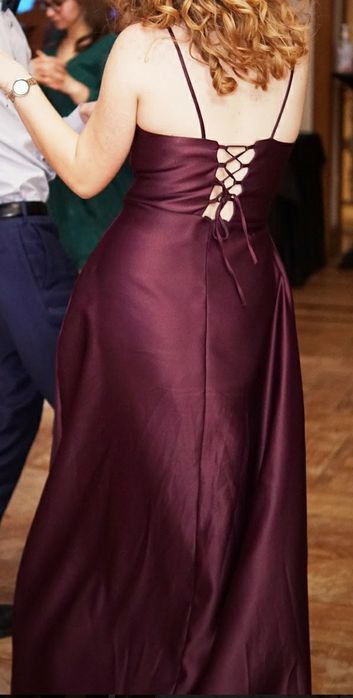 Długa sukienka na studniówkę wesele