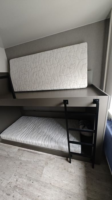 Двухъярусная кровать