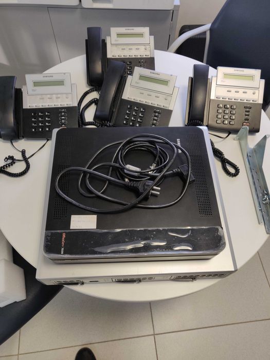 Central Telephone System + PBX + 8 IP Phones (all SAMSUNG brand)64286325444993123