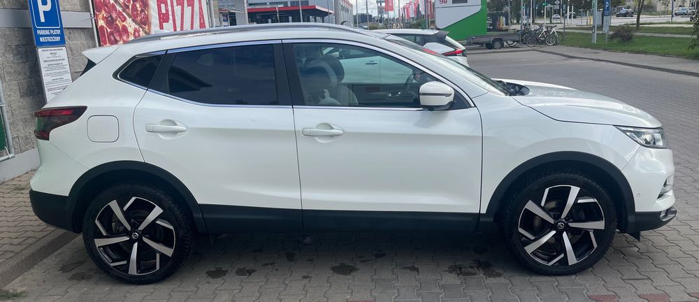 Nissan Qashqai 2017 z silnikiem 1.6 DIG-T benzyna 163 KM. Tekna + pakiet Premium. Niski przebieg. Pierwszy właściciel.