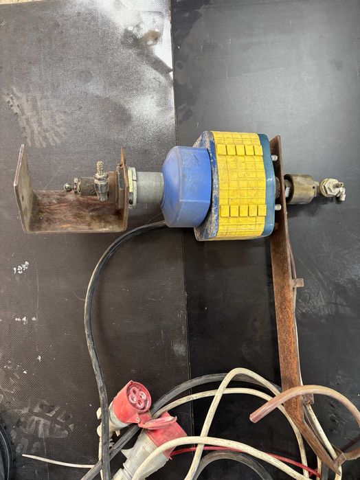 Kolektor obrotowy TER PF2304B001 10/30A 380V – przesył energii/mediów