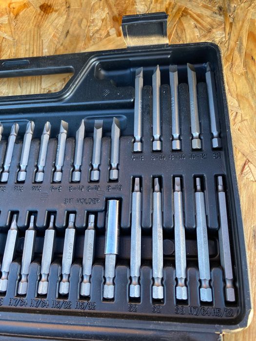 Універсальний набір біт на 208 предметів пластиковому кейсі