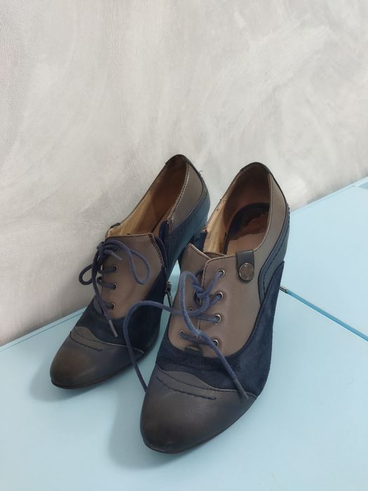 Віддам безкоштовно туфлі