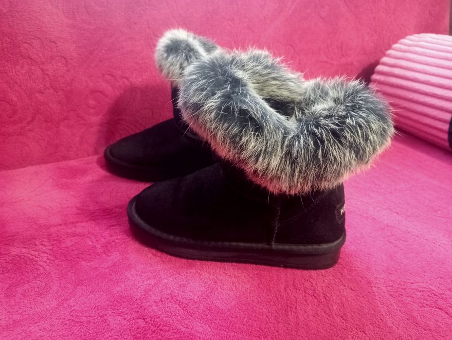 Продам уги на дівчинку