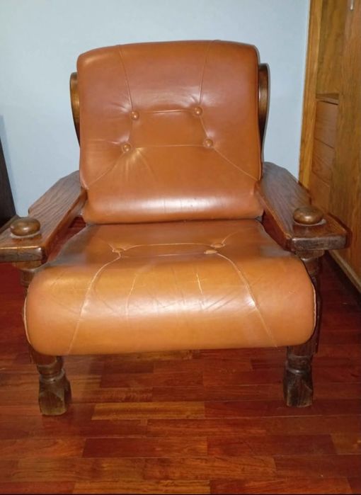 Cadeirão em madeira