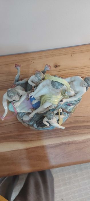 Escultura  de porcelana da famosa marca Alemã Meissen
