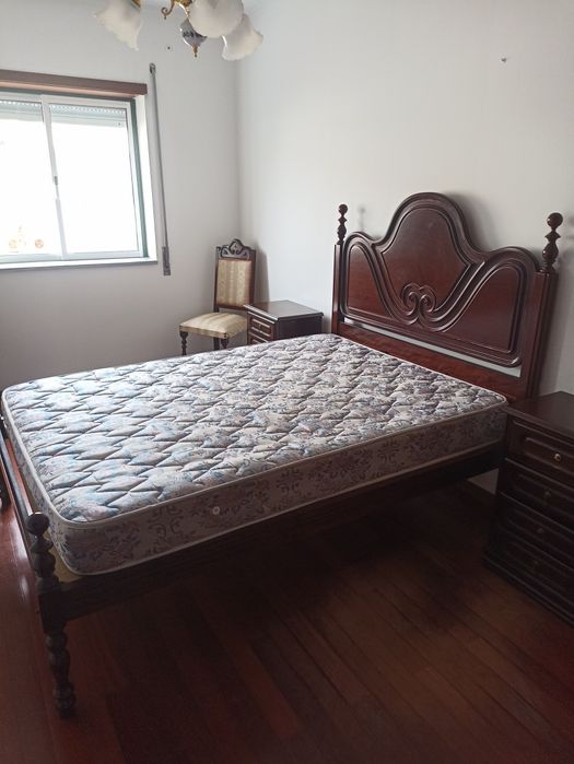 Cama 2 mesas cabeceira comoda