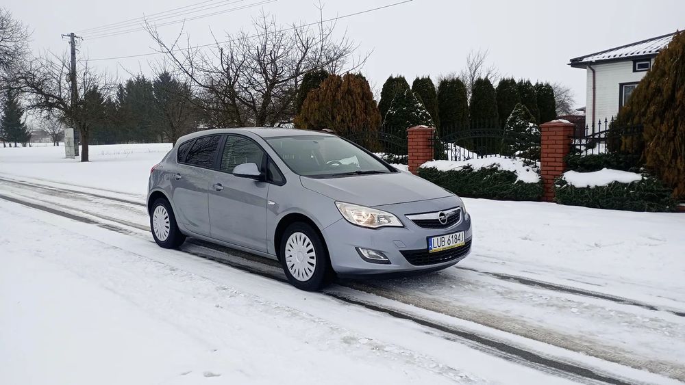 Opel Astra Opel Astra J,1.4 Benzyna,80 tyś km,2010 rok.