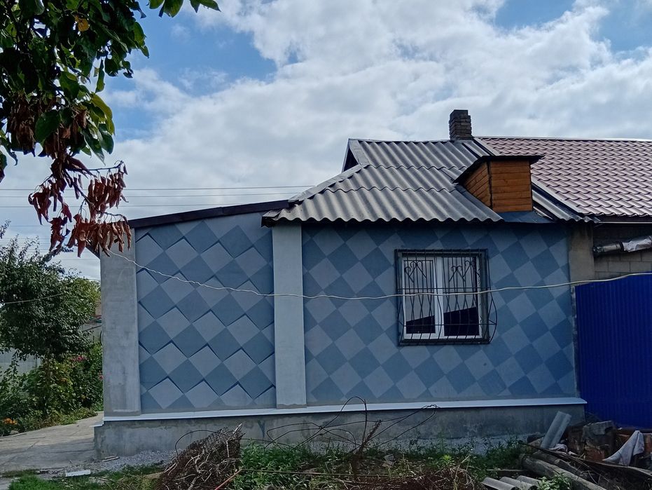 Будинок у центрі с.Аули