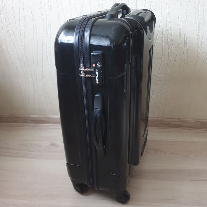 WENGER walizka średnia czarna 4koła