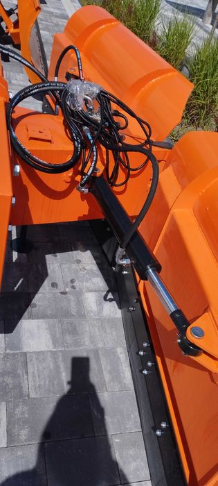 Pług strzałkowy Metal-Technik 2,6 m 3 m hydrauliczny V U TUZ euroramka do tura