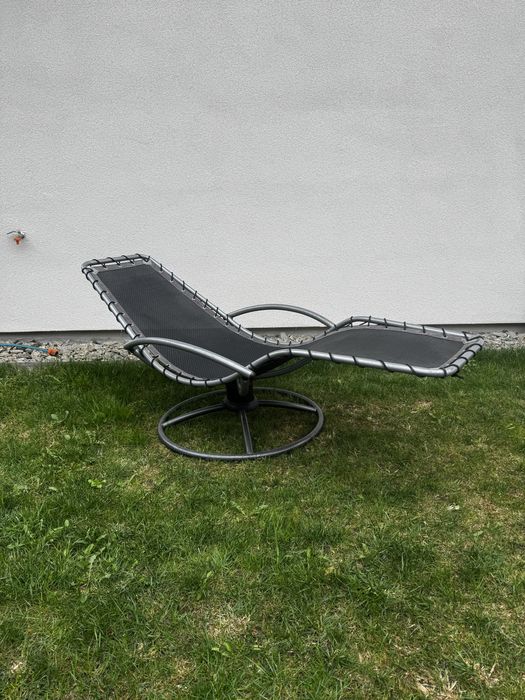 Bujany leżak ogrodowy
