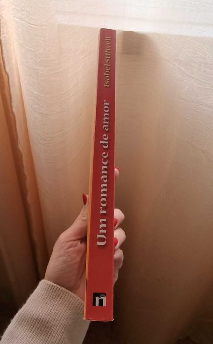 Livro "Um romance de amor" de Isabel Stilwell