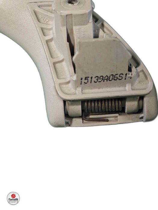Pega do Tejadilho Frente Direita VW GOLF V