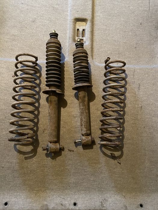 Продам стойки і всі елементи до них ВАЗ 2108-2115