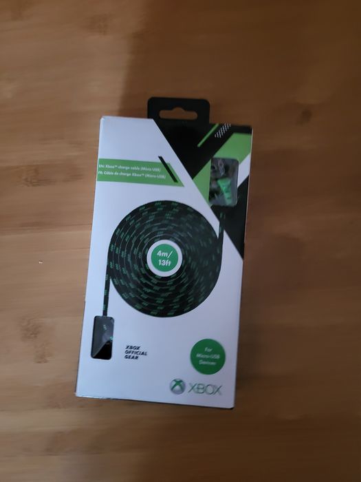 Numskull Oficjalny nylonowy kabel do ładowania Xbox One Micro USB 4 m