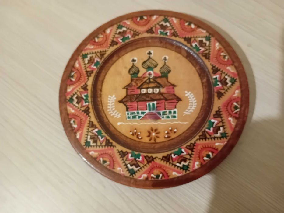 Тарілка деревляна 1980 років.