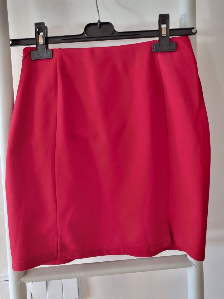 Mini saia e casaco vermelho da Shein da Shein Olivais • OLX Portugal