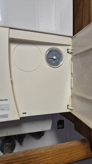 Caldeira Ariston e 7 Radiadores de Aquecimento central