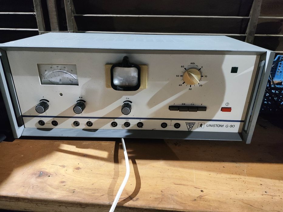 Zasilacz famed unistom g90