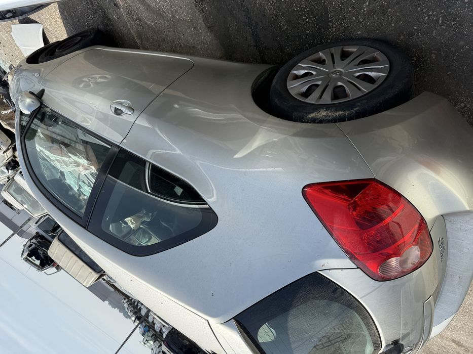 Toyota Auris 1.4 D4D (peças))