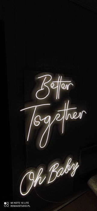 Neon Better Together, ledon