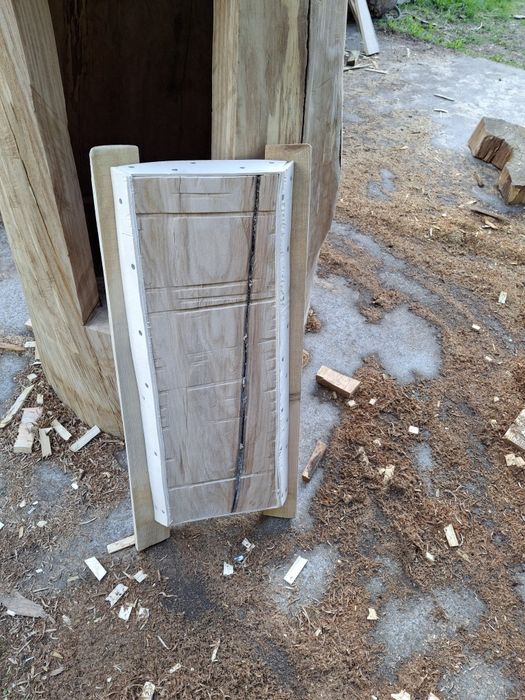 Barć dla pszczół. Kłoda bartna, ul ozdobny.