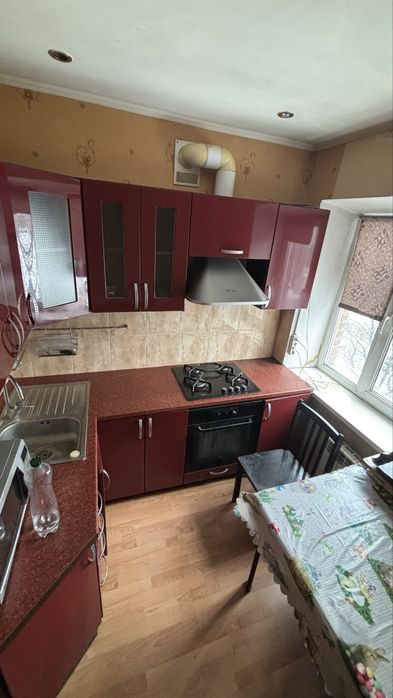 Ольжича 2/33, дорогожичі, сирець