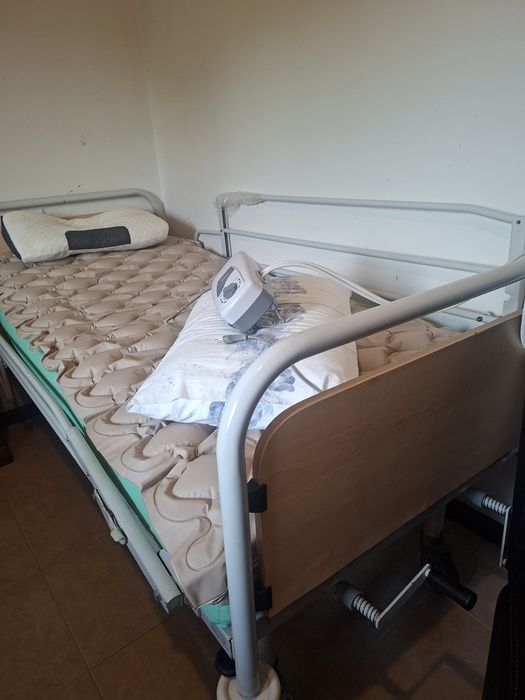 Cama articulada manivela manual