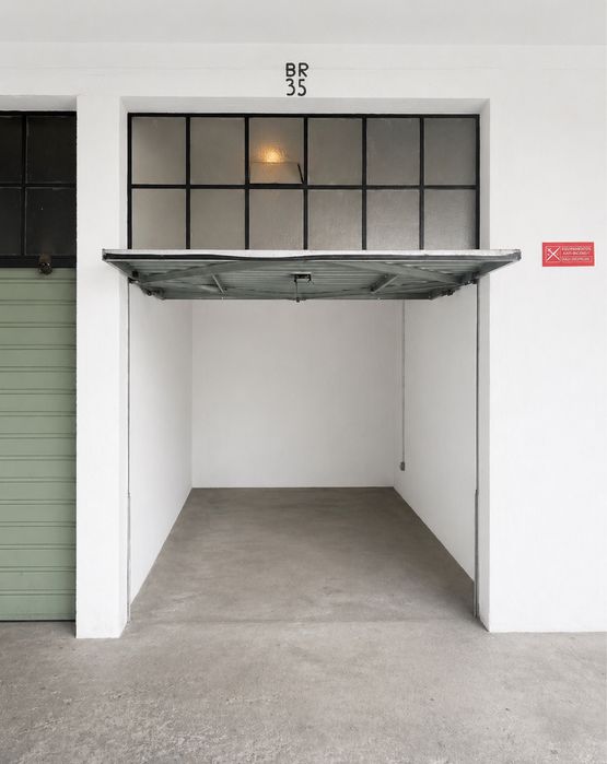 Alugo Garagem Box na Av da republica em V.N.de Gaia