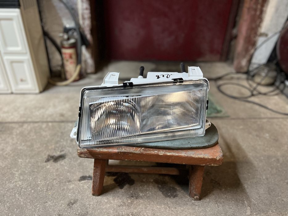 Подам ліву фару 2110/2111/2112