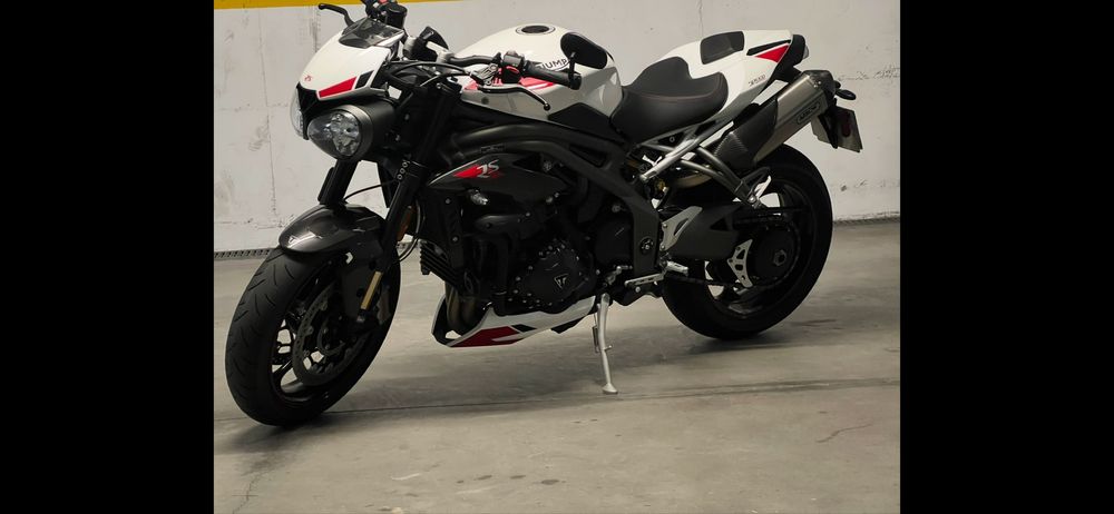 Triumph Speed Triple RS Nacional como nova