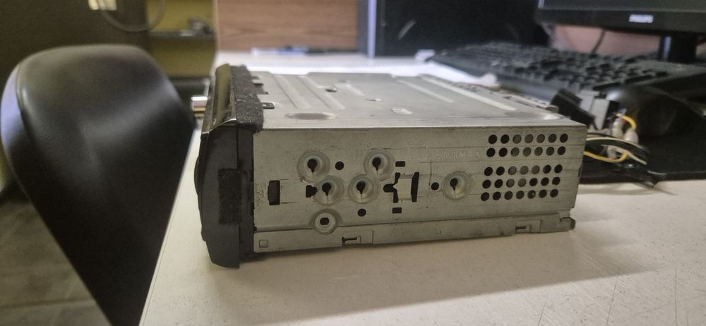 Продам Pioneer MVH-580BT