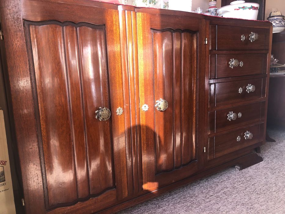 Antiguidades - Aparador Vintage de colecção em madeira maciça