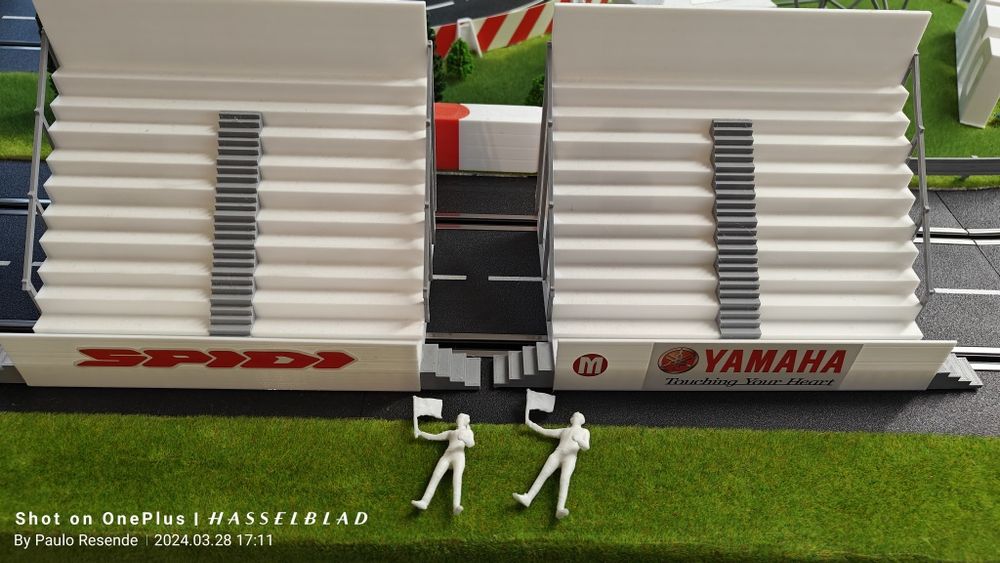 Bancada de espectadores 1:43 para pista carros ou campo de jogos