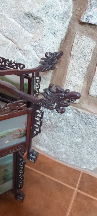 Vendo aplique de teto oriental, pintado, trabalhado.
- Originário a Ch