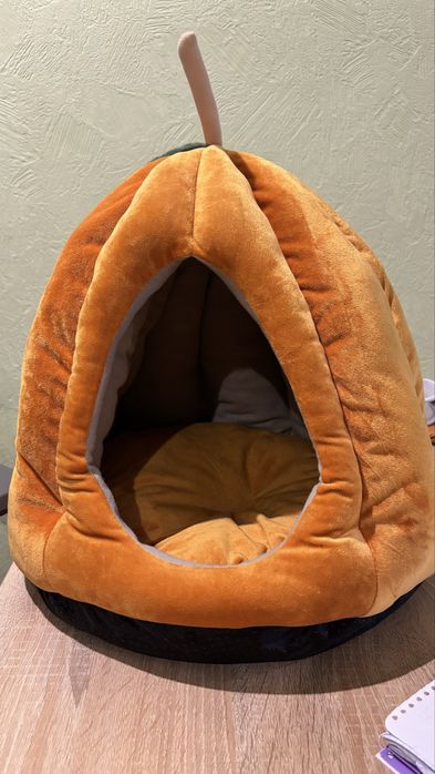 Лежанка для собак чи котів Гарбузик