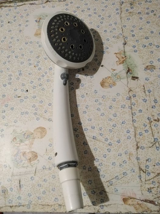 Vendo casa de banho para chuveiros bom estado