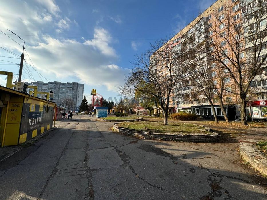 Гагарина (МкДональдс).34м.кв.Пеш.трафик.Первая линия 20400грн