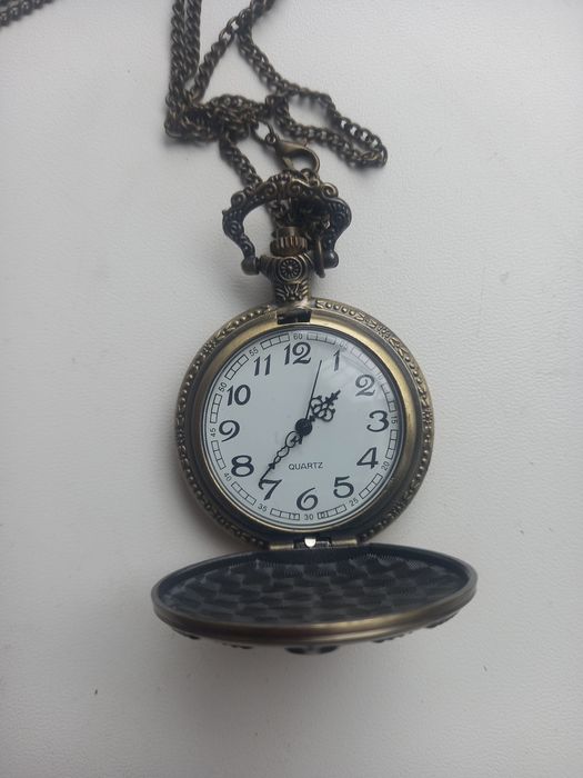 Часи.     нагрудні