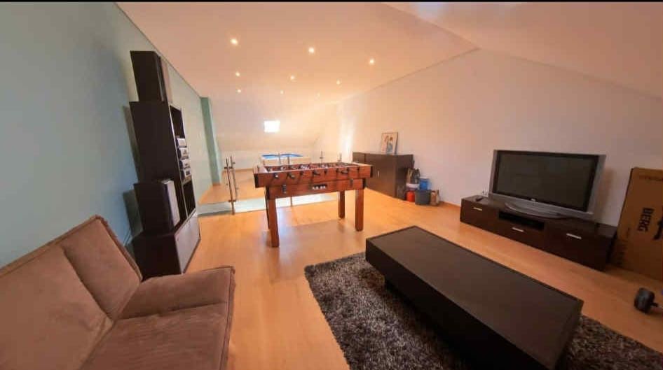Apartamento t3 duplex em bom estado .