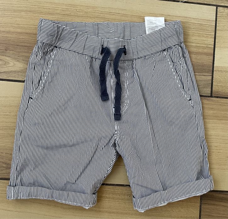 Szorty chlopiece rozm. 110 H&M)