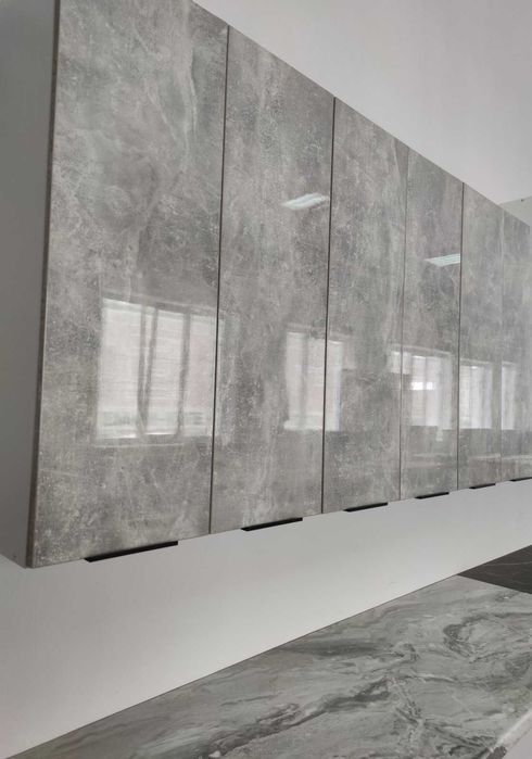 Кухня з лакованими ДСП фасадами