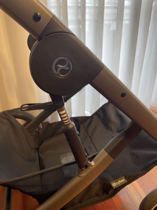 Cybex Balios S Lux 2025 + Cloud G i-Size + Adaptadores + Capa de Chuva