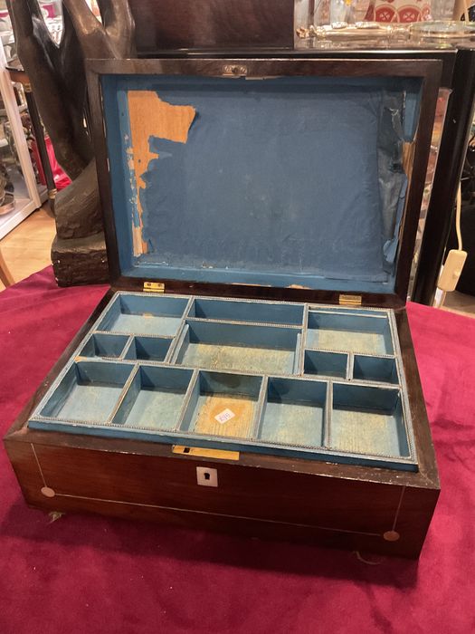 Caixa joias inglesa madre pérola 28x20x11cm